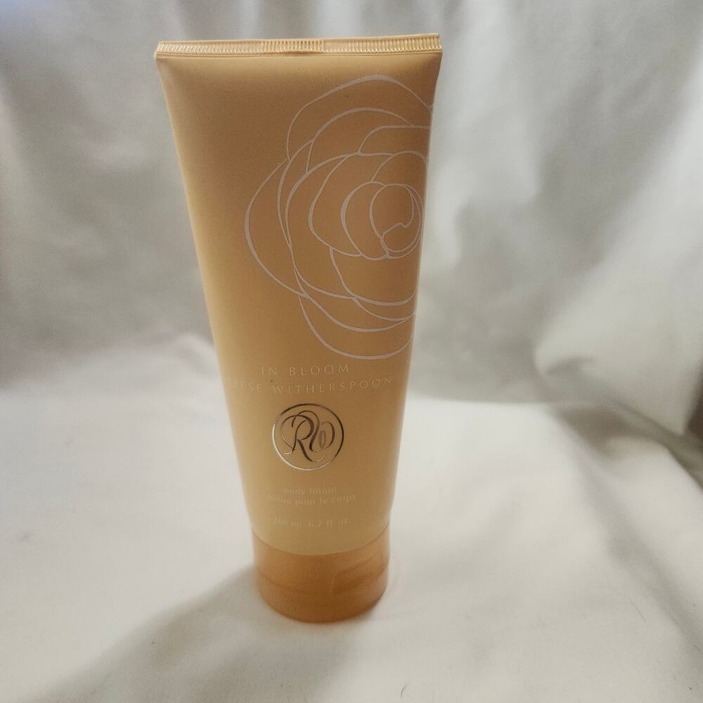 Avon in Bloom by Reese Witherspoon Body Lotion 6.7 Fl oz 2009 Sealed D2